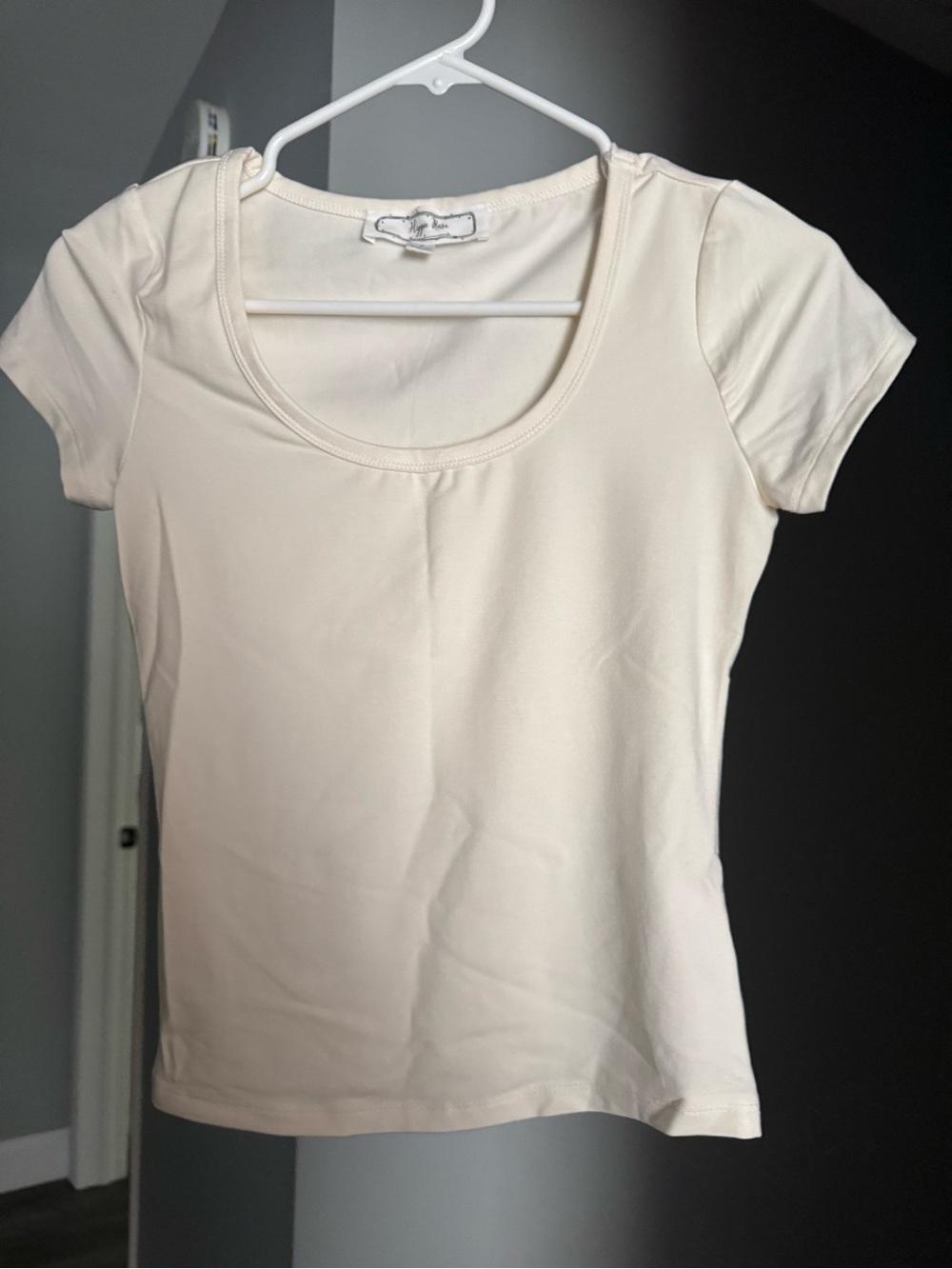 Hippie Rose Cream Scoop Neck Short Sleeve Tee